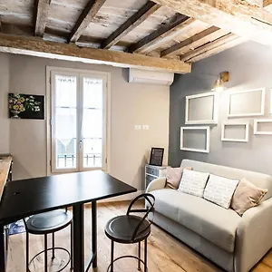https://casetta-rosina-florence.it-tuscanyhotel.com