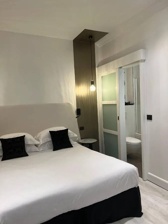 Hotel Massena Paris 3*,