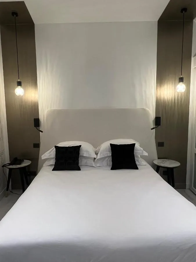 ***  Hotel Massena Paris Frankrig