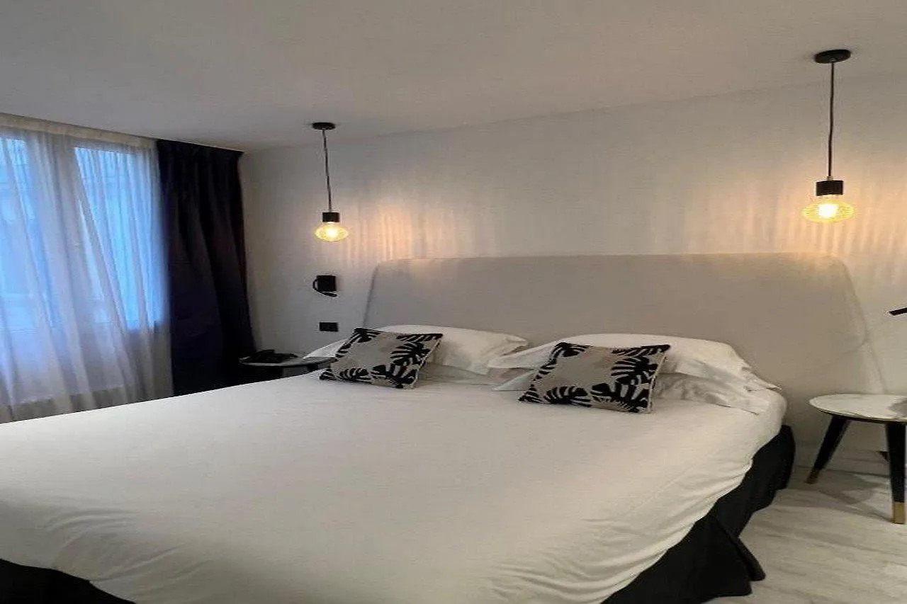 Hotel Massena Paris